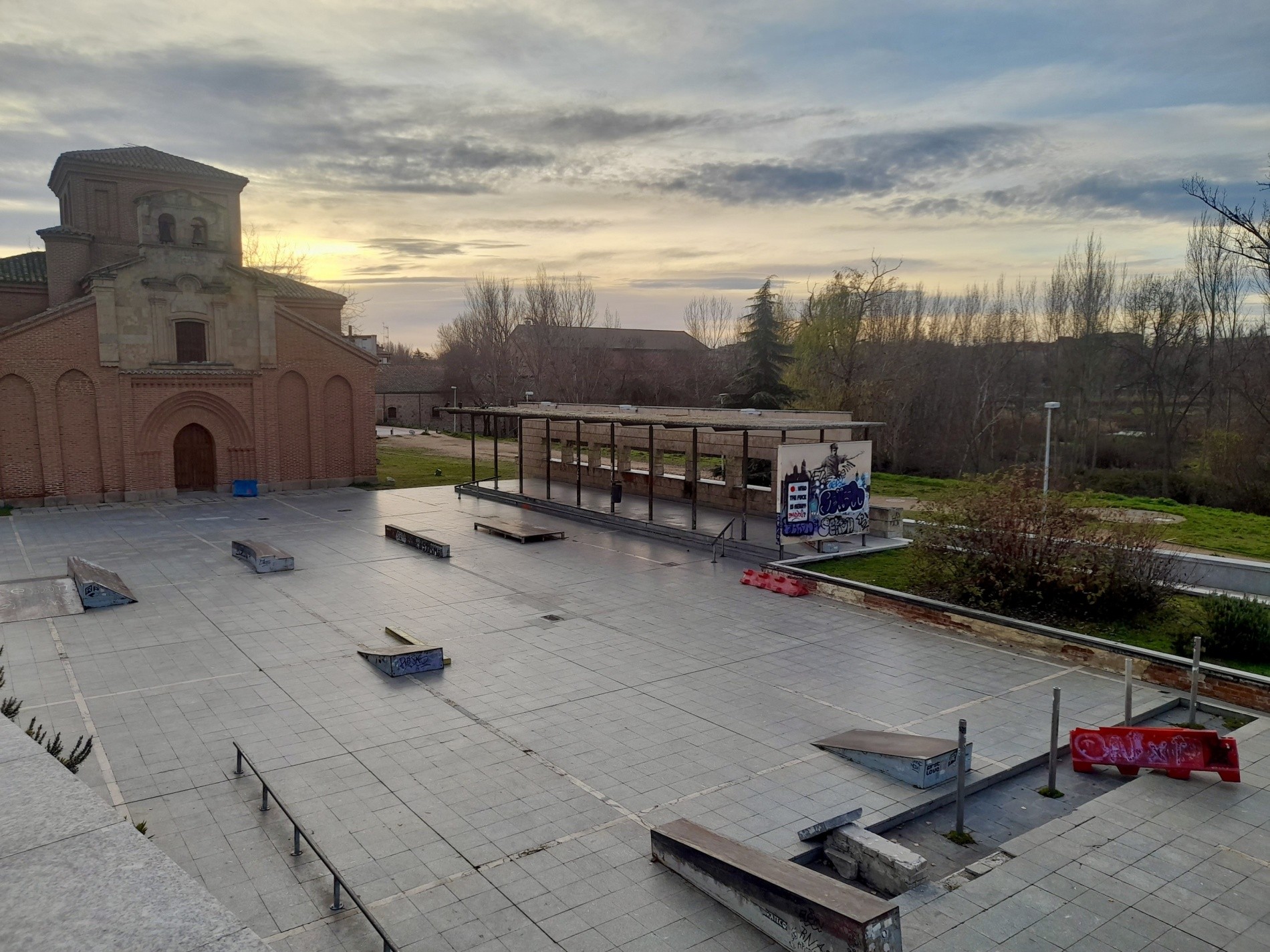 Plaza Santiago skatepark